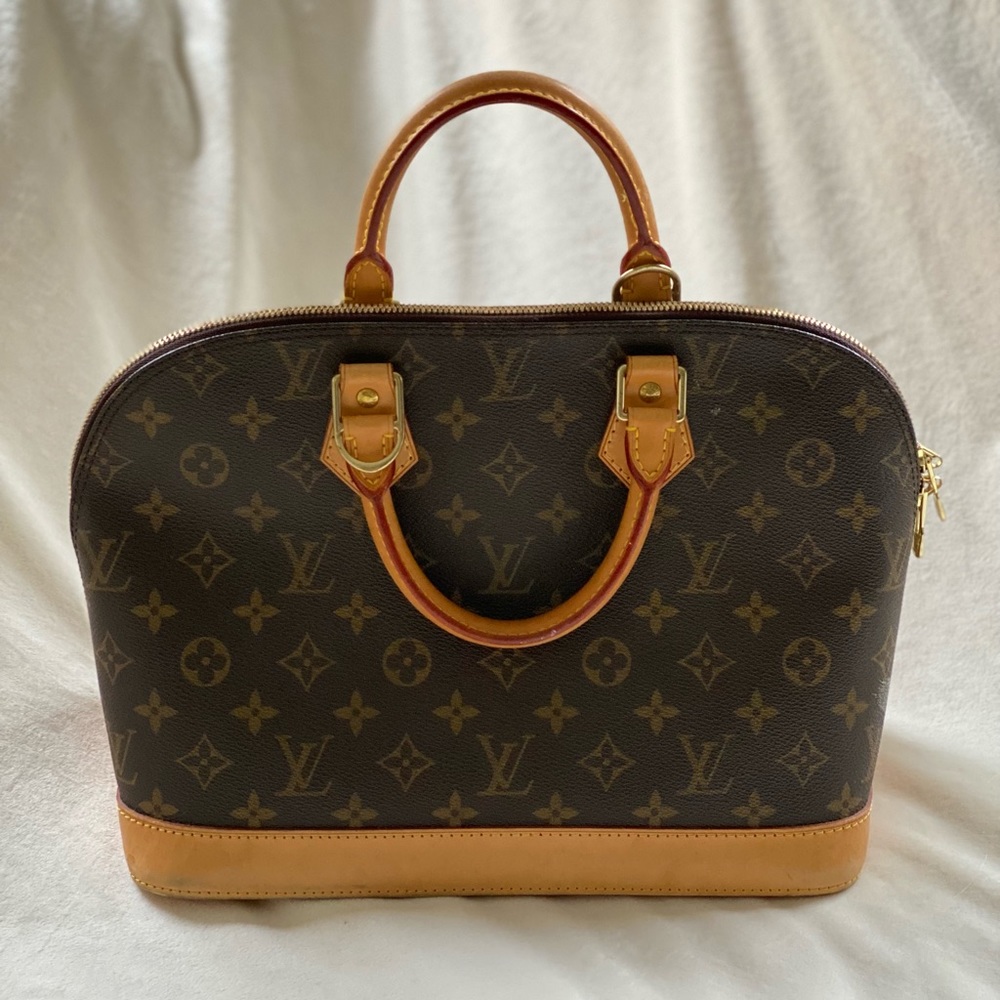 Louis Vuitton Alma MM - Authentic amazing condition!!